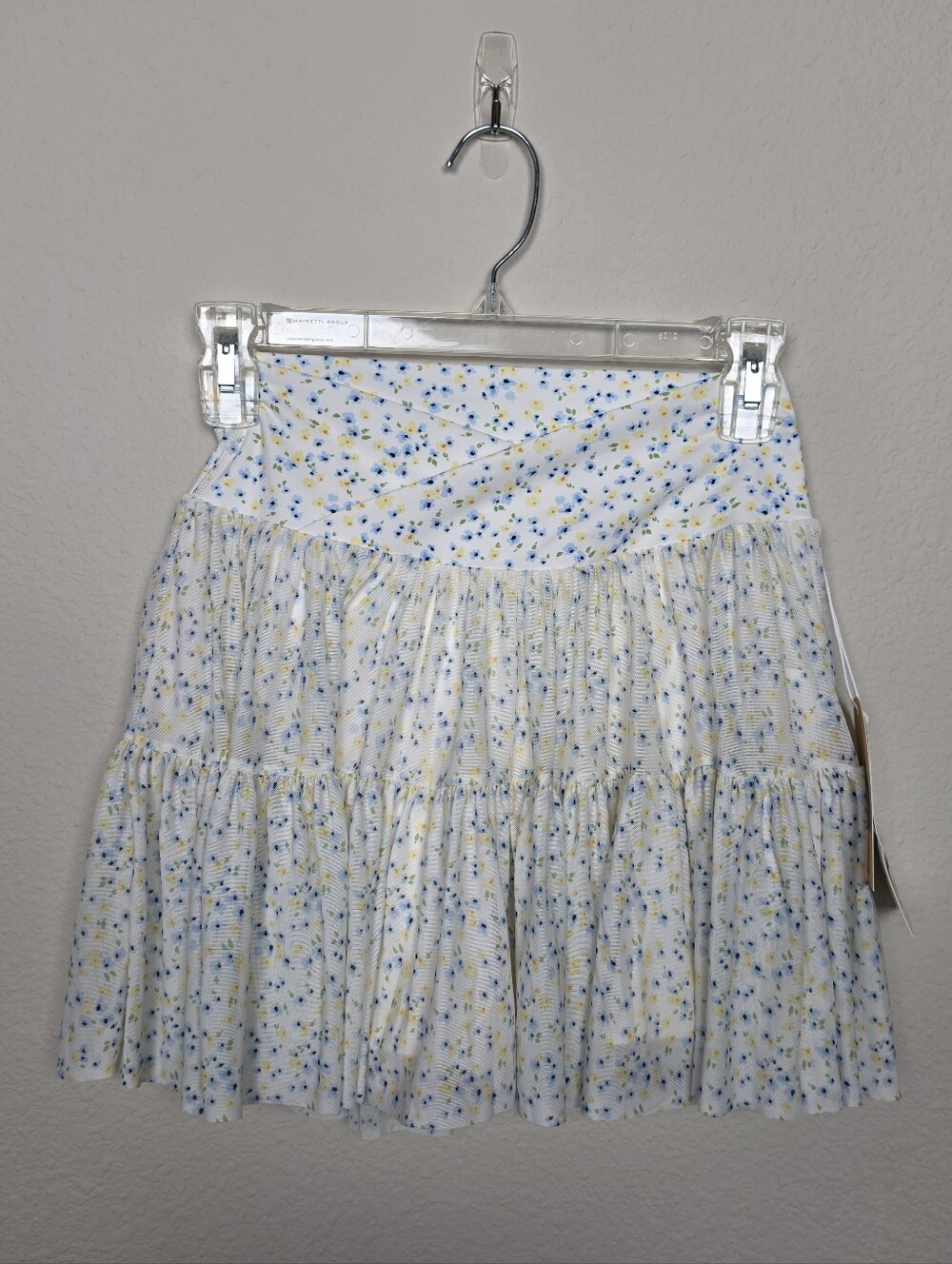 Blogilates cream and blue/yellow floral athletic skirt NWT S